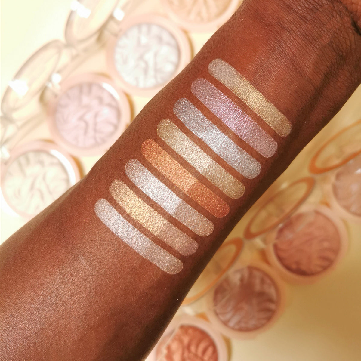 Makeup Revolution Reloaded Highlighter Golden Lights